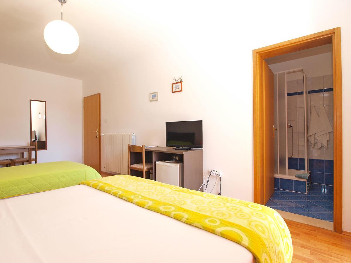 Rooms Ivica 1452 Fazana Exterior photo